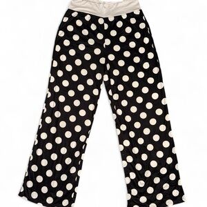 Black and white polka dot pajama pants
Size M